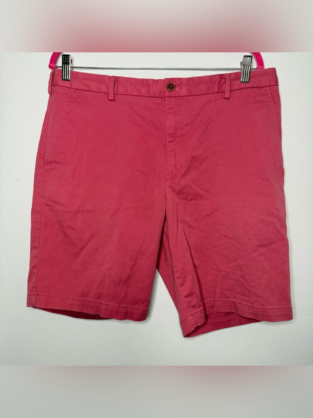 Izod men’s salmon classic fit 9” shorts Sz 34